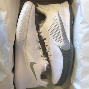 Mamba Fury  White Wolf Grey- Pure Platinum 7.5 MENS 9 WOWEN shoes